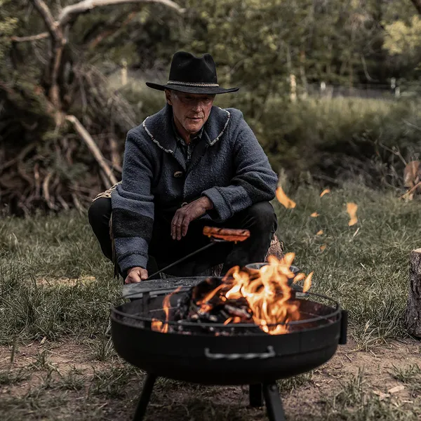 Barebones Cowboy Fire Pit Grill - 23''