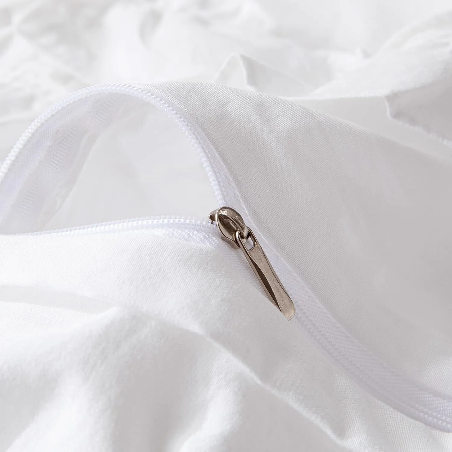 Bedorm White Ruffle Duvet Cover Queen Shabby Chic Bedding Set Pleat Ruffled Farmhouse Pure White Comforter Cover Extra Soft & Easy Care Boho Duvet Cover Set