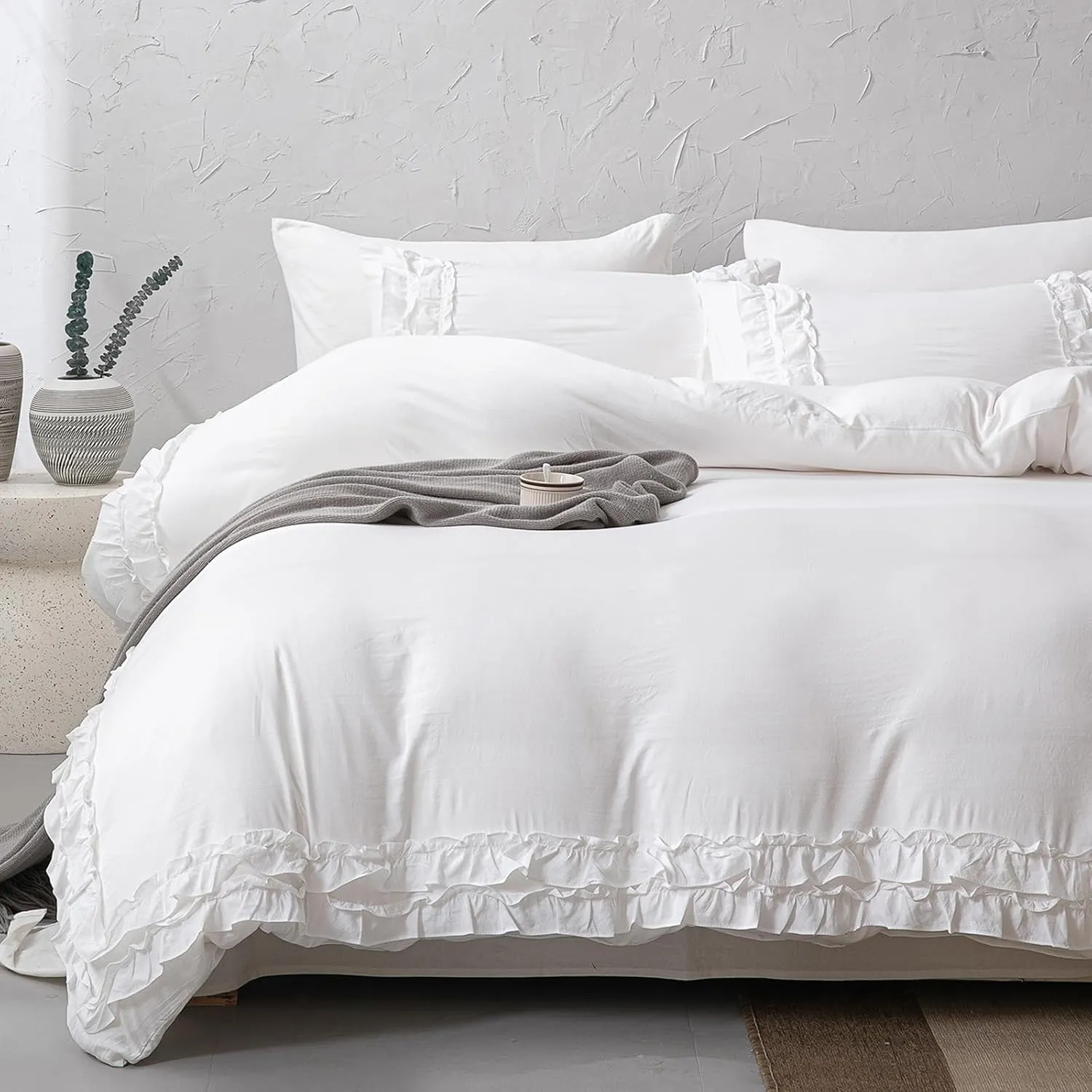 Bedorm White Ruffle Duvet Cover Queen Shabby Chic Bedding Set Pleat Ruffled Farmhouse Pure White Comforter Cover Extra Soft & Easy Care Boho Duvet Cover Set