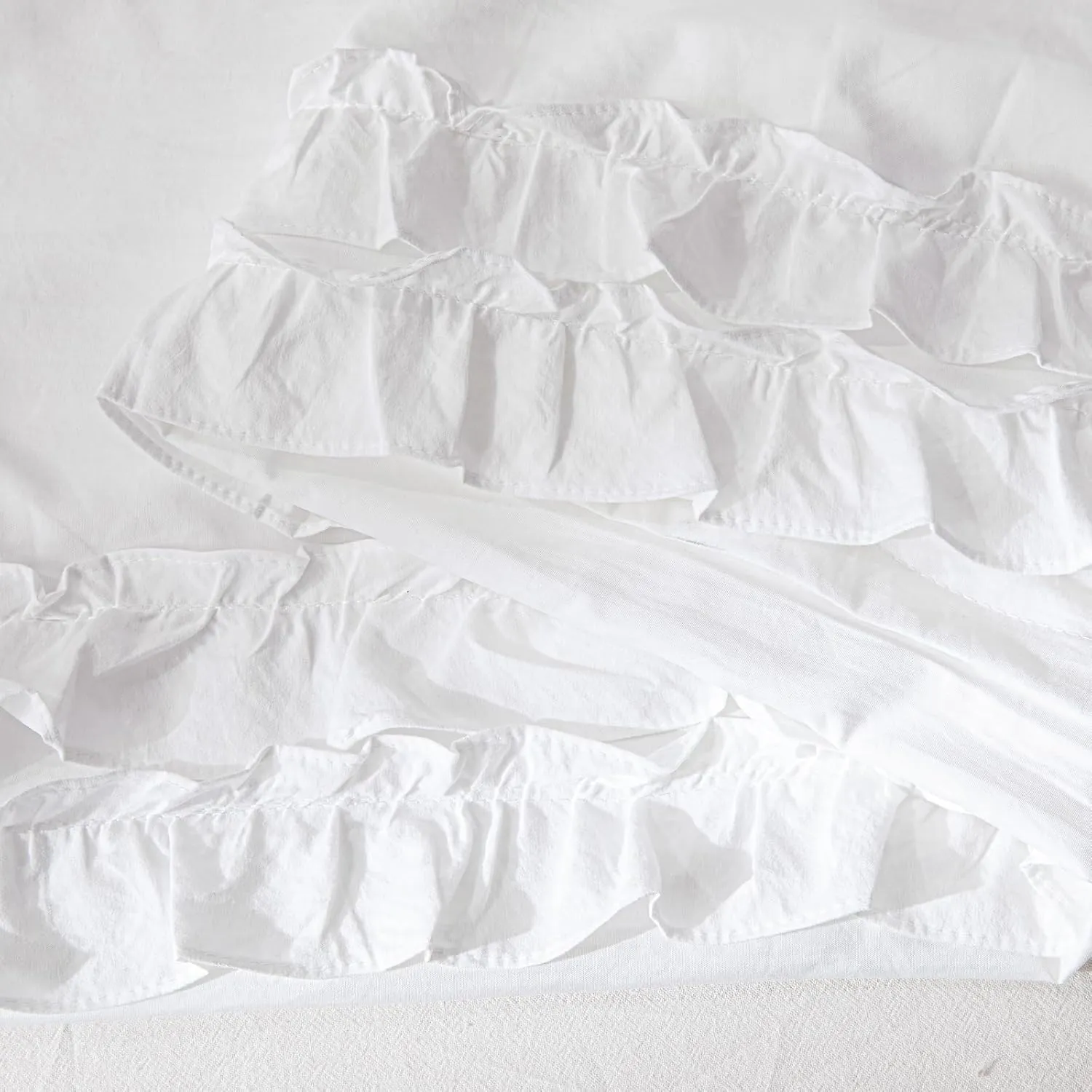 Bedorm White Ruffle Duvet Cover Queen Shabby Chic Bedding Set Pleat Ruffled Farmhouse Pure White Comforter Cover Extra Soft & Easy Care Boho Duvet Cover Set