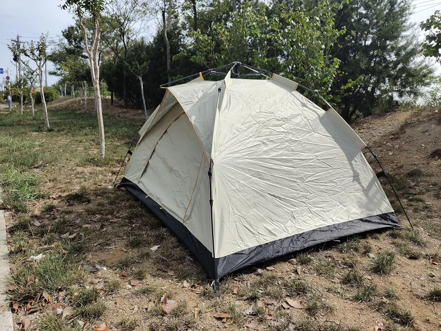 Camping Tent, 2/3 Person Dome Tent with Snag-Free Poles for Easy Setup in Under 10 Mins, Included Rainfly Blocks Wind & Rain, Tent for Camping, Festivals, Backyard, Sleepovers