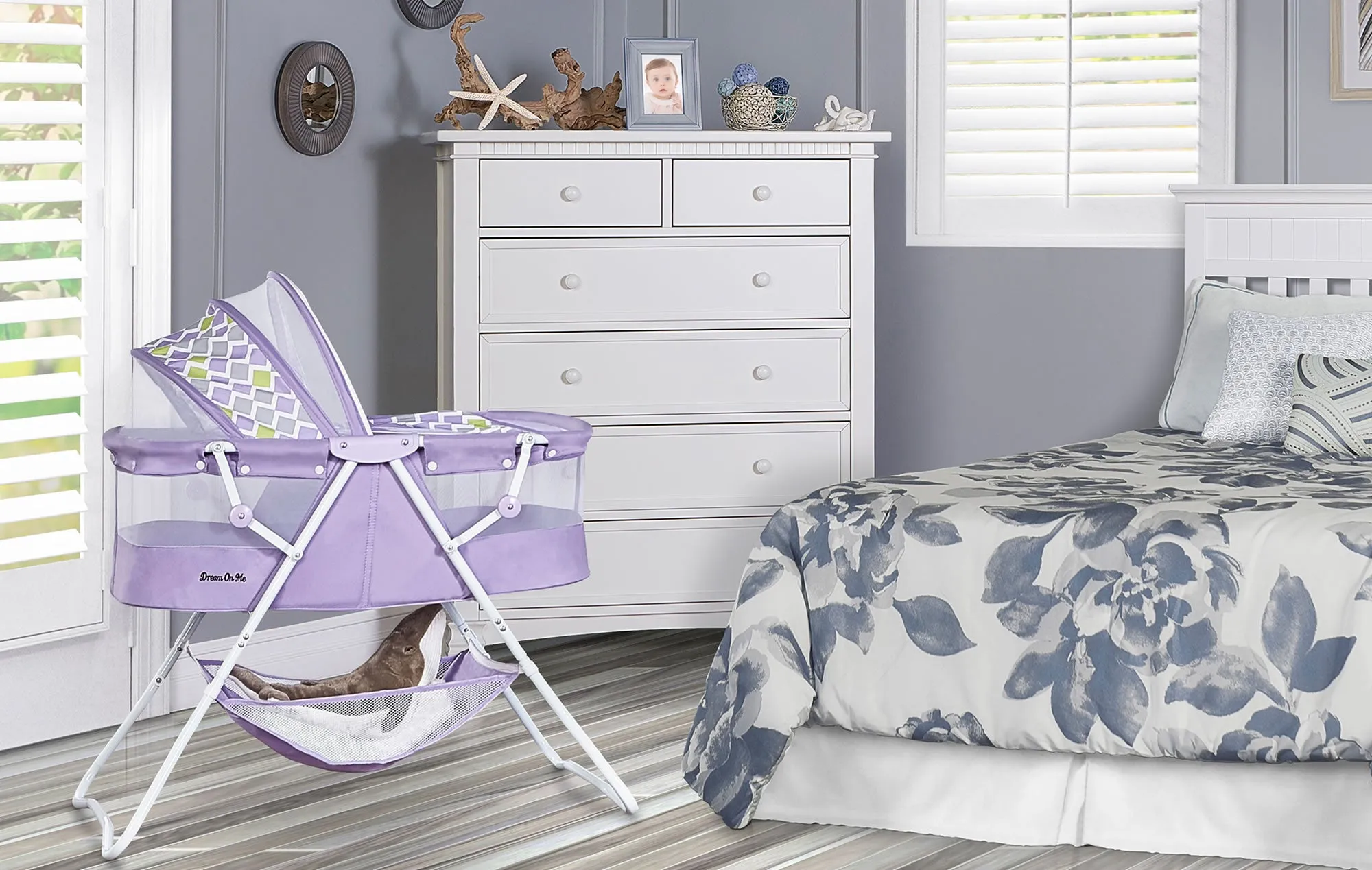 Dream on Me Karley Bassinet in Periwinkle