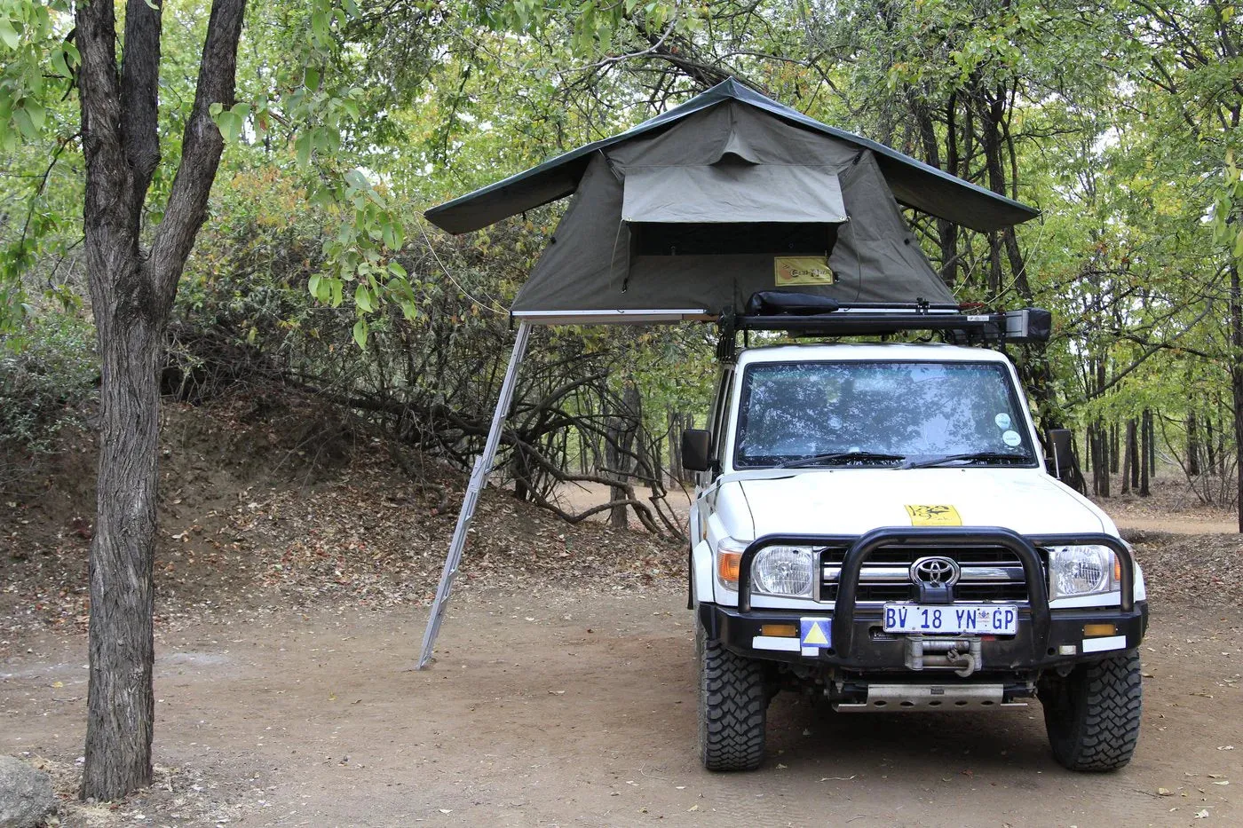Eezi-Awn Series 3 1200 Roof Top Tent