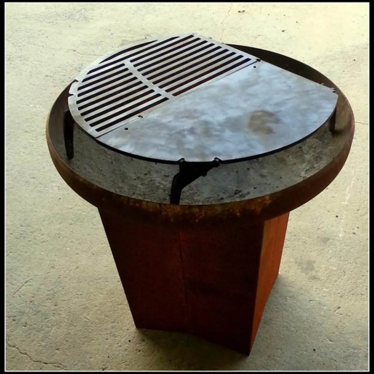Goanna Fire Pit 65cm & Barramundi BBQ