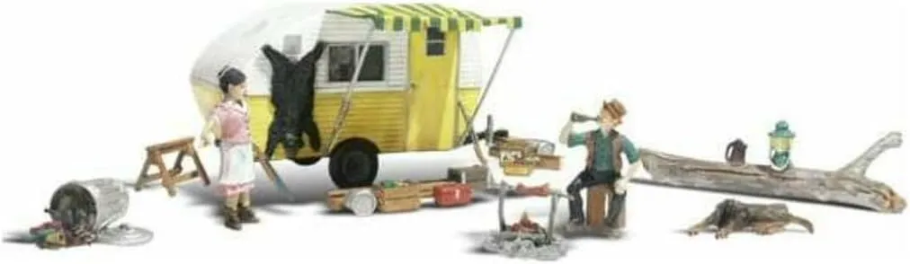 Ma & Pa's Trailer Haven Camping Trailer w/Figures N scale Woodland Scenics
