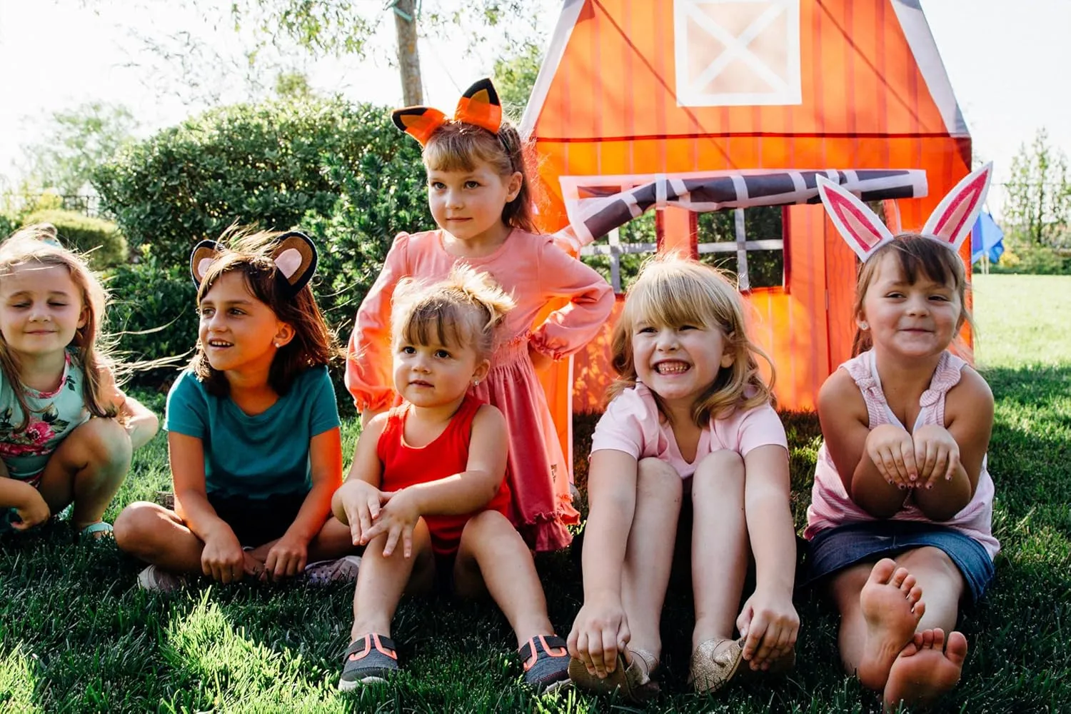 Pacific Play Tents 60810 Barnyard Playhouse Tent, 48" x 38" x 48", Multi